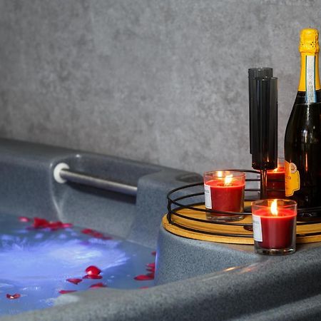 Riverside Studio With Jacuzzi! شيفيلد المظهر الخارجي الصورة