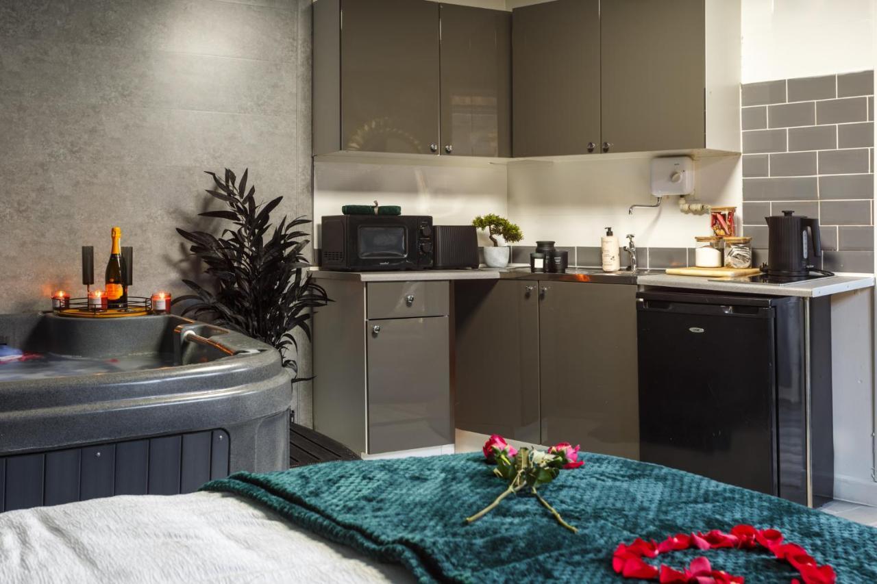 Riverside Studio With Jacuzzi! شيفيلد المظهر الخارجي الصورة